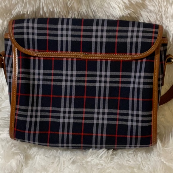 VINTAGE BURBERRY MADE IN ENGLAND - Picture 7 of 9